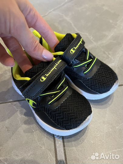 Кроссовки детские 22 размер