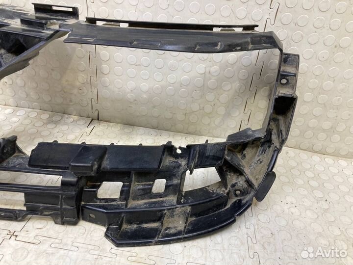 Кронштейн бампера задний левый Audi A4 B9 2015