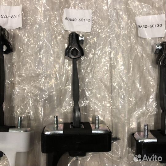 Ограничитель двери Тойота Ландкруизер 200