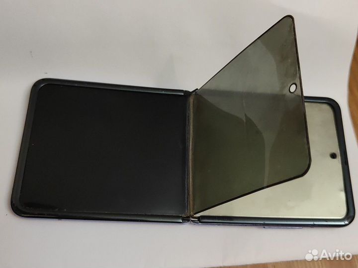 Samsung Galaxy Z Flip, 8/256 ГБ