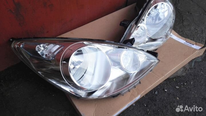 Фара на nissan note E11 ниссан нота 2005-20011г