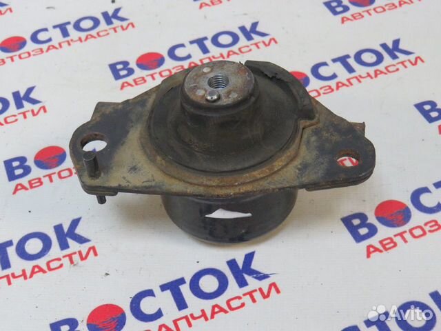 Подушка двигателя Право toyota prius NHW11, NHW10