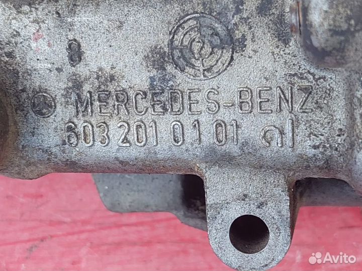 Водяной насос Mercedes-Benz W124