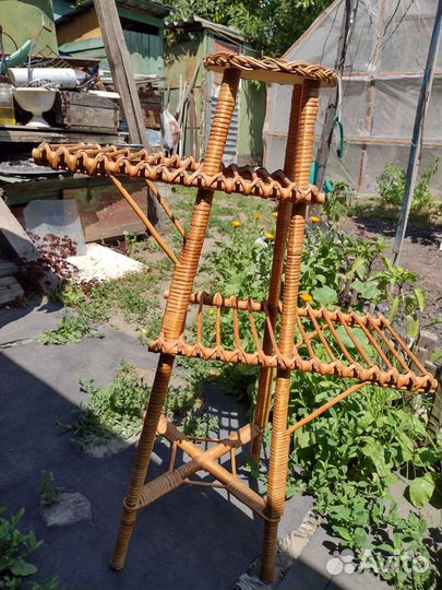 Бамбуковая этажерка для цветов