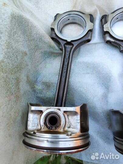 Поршень с шатуном Nissan x - trail T30