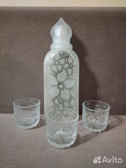 Штоф / графин и рюмки