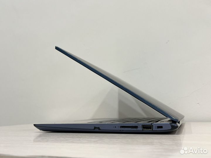 Ноутбук Lenovo i3-7020U/6gb/SSD/2gb видео