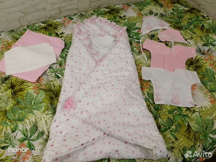 Комплект на выписку для девочки