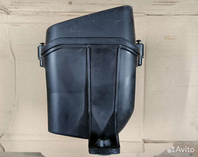 Корпус воздушного фильтра Vag