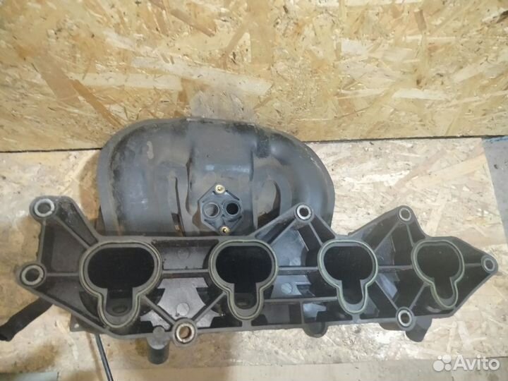 Впускной коллектор Ford Focus 1, 1.8-2.0