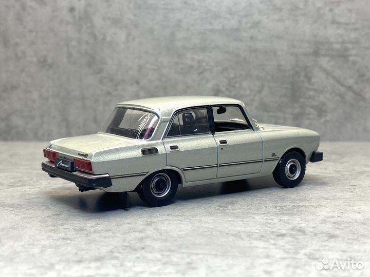 Коллекционная модель Москвич-2140SL 1:43