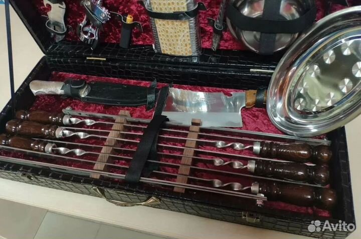 Набор шампуров в чемодане 