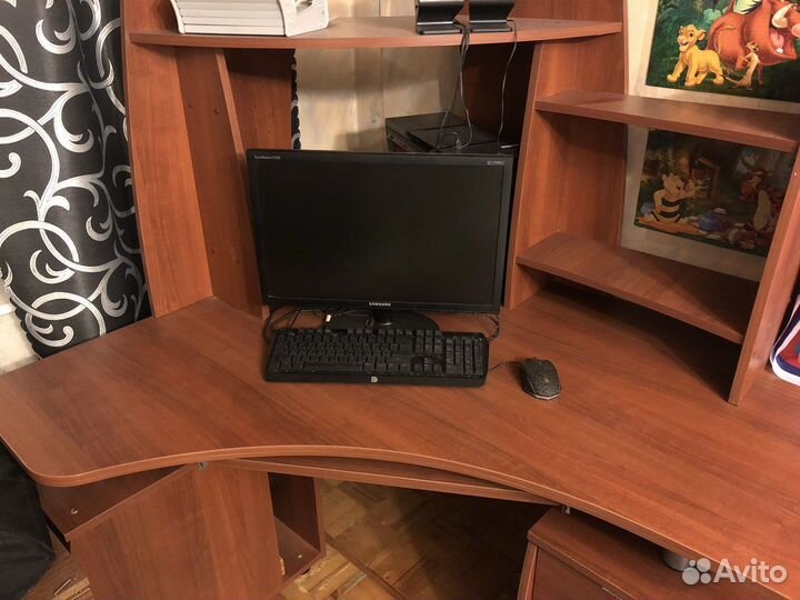 Компьютерный стол