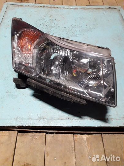 Фара правая на шевроле круз б/у
