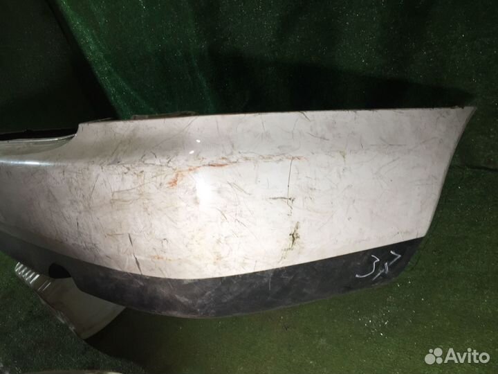 Бампер задний sedan Mazda 323 BA Белый царапины