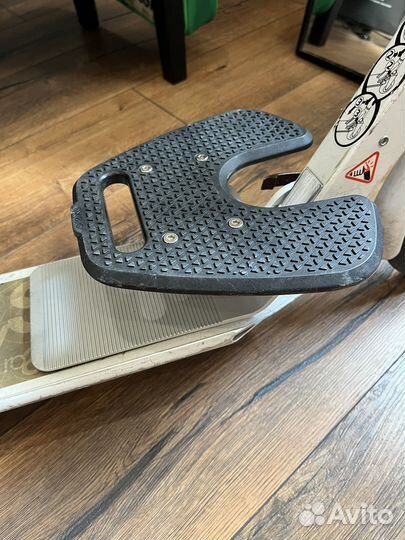 Подставка для ребенка на самокат