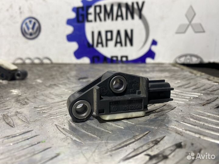 Датчик удара AirBag Audi A6 C6 A6 Allroad RS6 S6