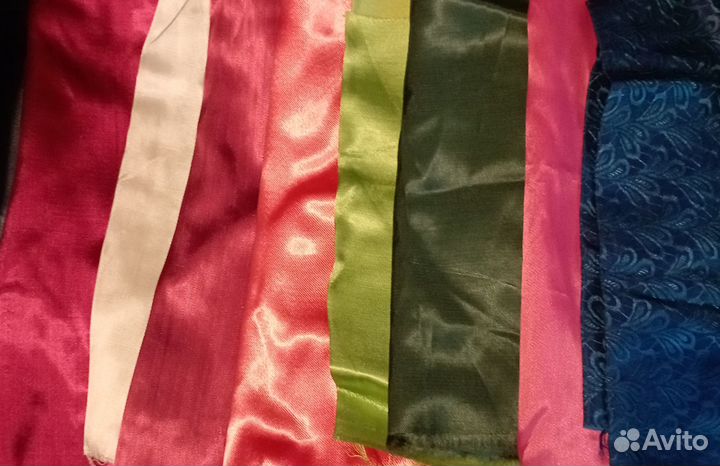 Разные цветные отрезы вискозной саржи СССР