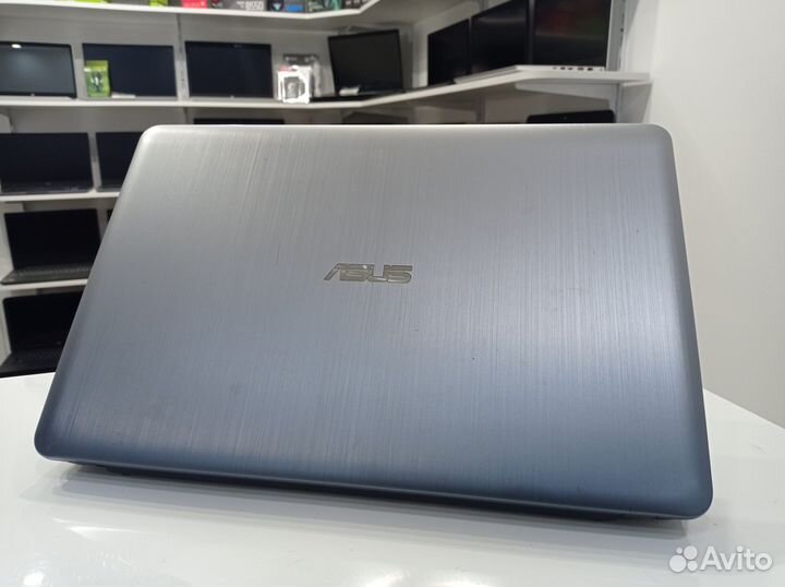 Игровой ноутбук Asus i3 Nvidia 920M