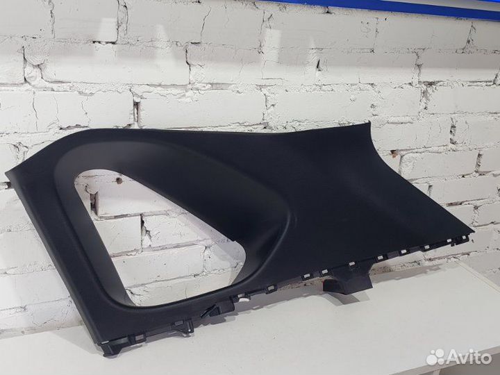 Накладка задней стойки правая Toyota Rav4 XA50