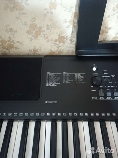 Цифровой синтезатор Yamaha PSR-E363