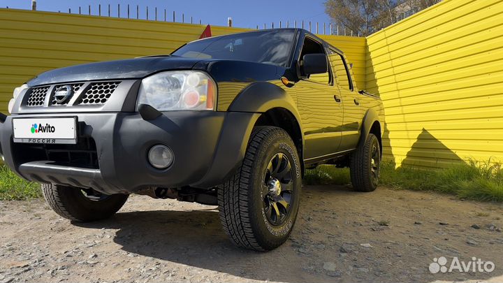 Nissan NP300, 2010