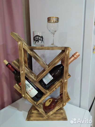 Подставка из дерева под винные бутылки
