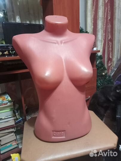 Манекен,женский витринный