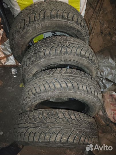 Goodride SW 606 215/65 R16