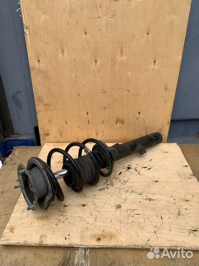 Стойка амортизатора передняя BMW 3 series e90 R