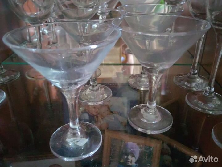 Пивные бокалы и мартини