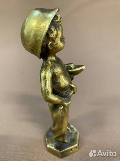 Бронзовая статуэтка 