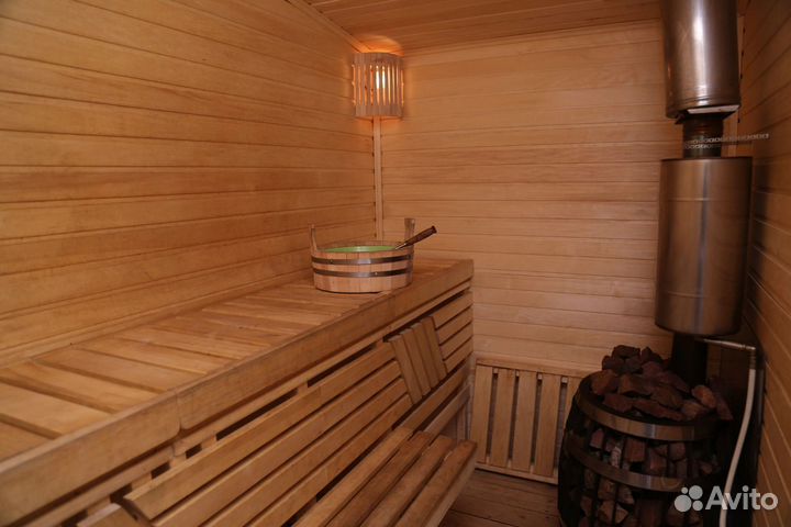 Русская баня на дровах с купелью на берегу озера