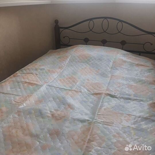 Покрывало на кровать 1,5 новое