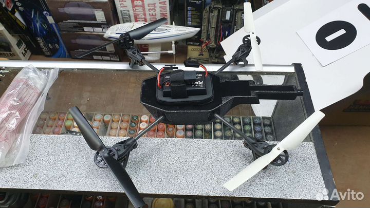 Квадрокоптер Parrot AR.Dron2.0 с двумя камерами