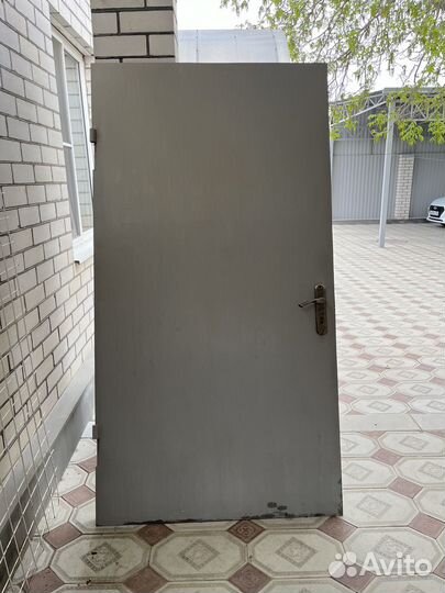 Дверь входная уличная бу