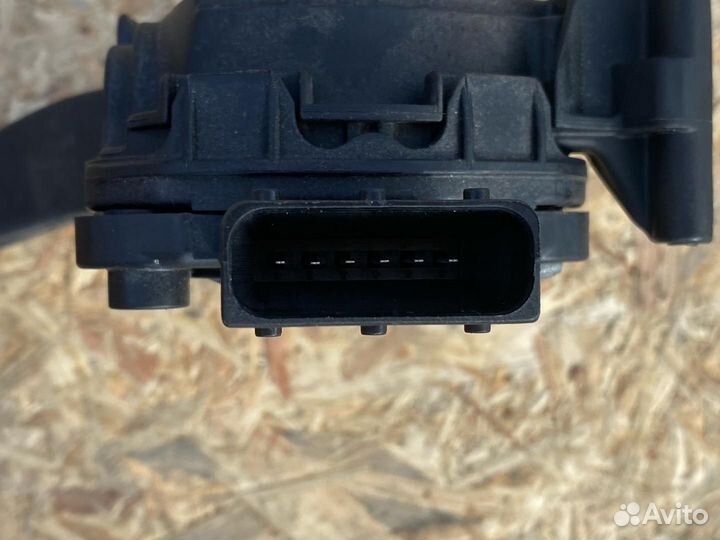 Педаль газа Chevrolet Orlando 2012 13253791