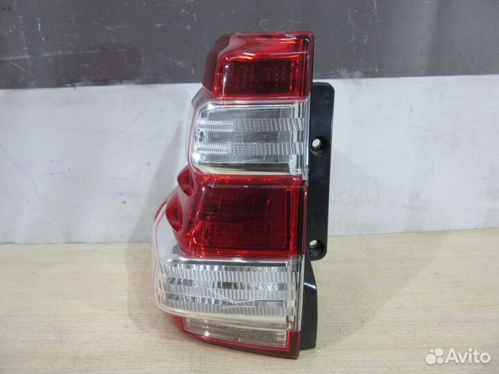 Фонарь левый Toyota Land Cruiser 150 Prado с 2009