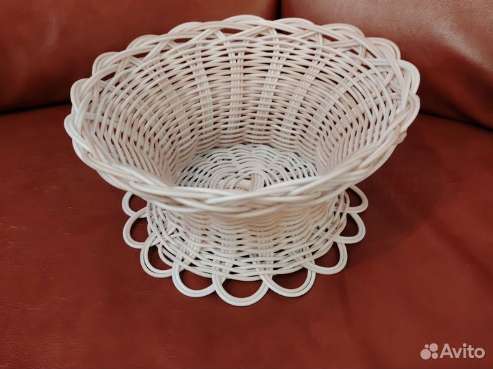 Салфетка и ваза для фруктов, кофет, печенья