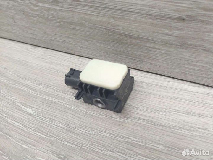 Датчик удара Mercedes