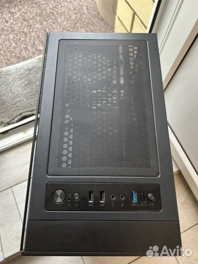 Корпус AeroCool Python Python-G- BK-v11 черный