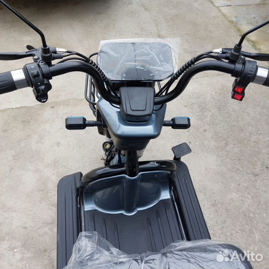 Трицикл 3х местный электрический грузовой