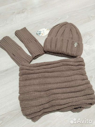 Женский шарф шапка и перчатки