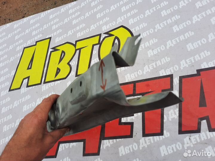 Телевизор Суппорт Mitsubishi Outlander 3 2012