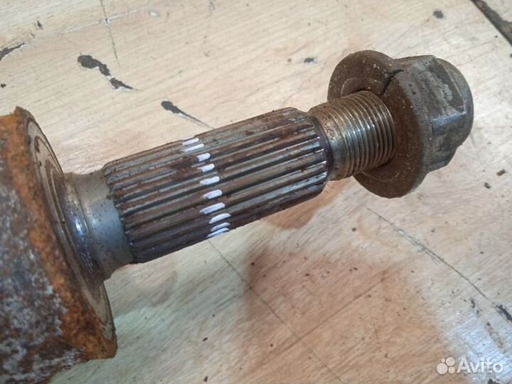 Привод (полуось ) задний правый Mitsubishi