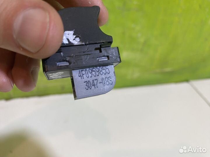 Кнопка стеклоподъемника Audi Q7 4F0959855