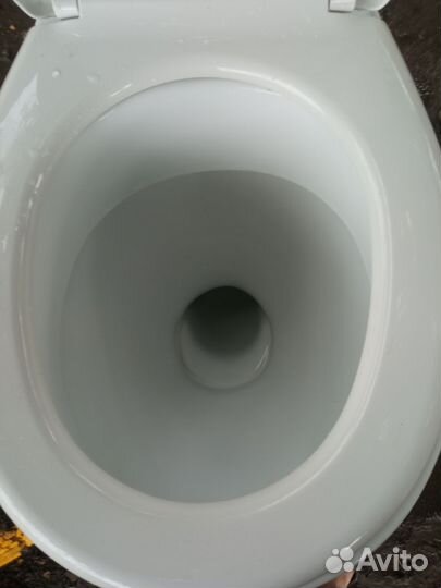 Унитаз с бачком новый
