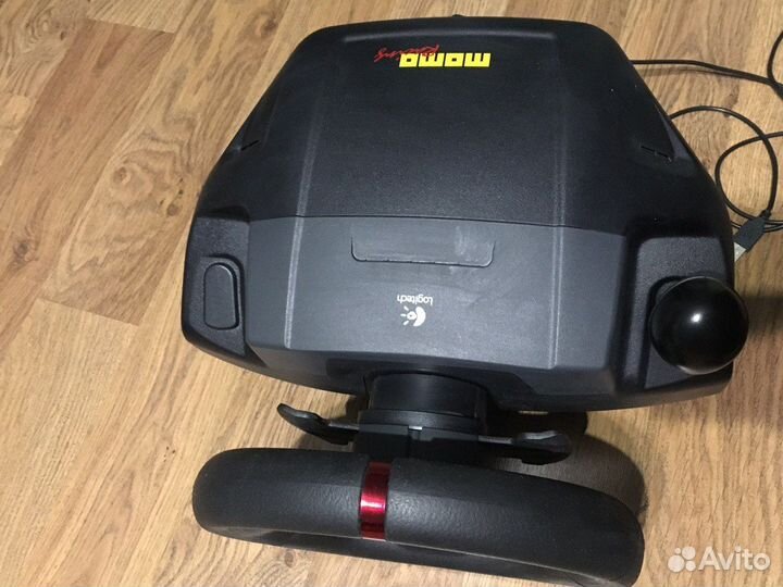 Руль с педалями Logitech momo