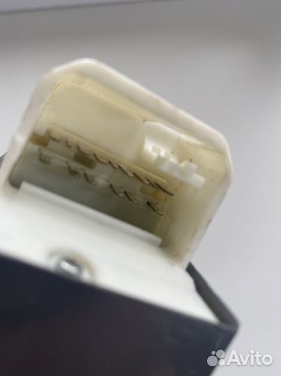 Блок упр стеклоподъемниками Toyota Corolla E150