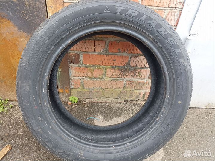Triangle THW10 235/50 R18